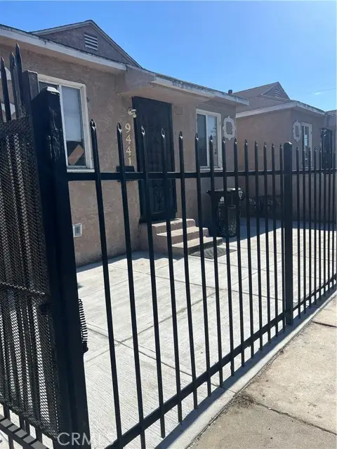 9435 Western, Los Angeles, CA 90047
