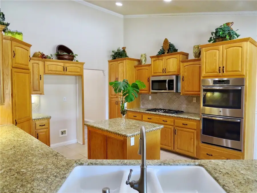 7445 El Manor, Hesperia, CA 92344 - #3