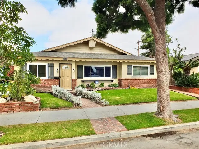 2553 Pine Avenue, Long Beach, CA 90806 - #1