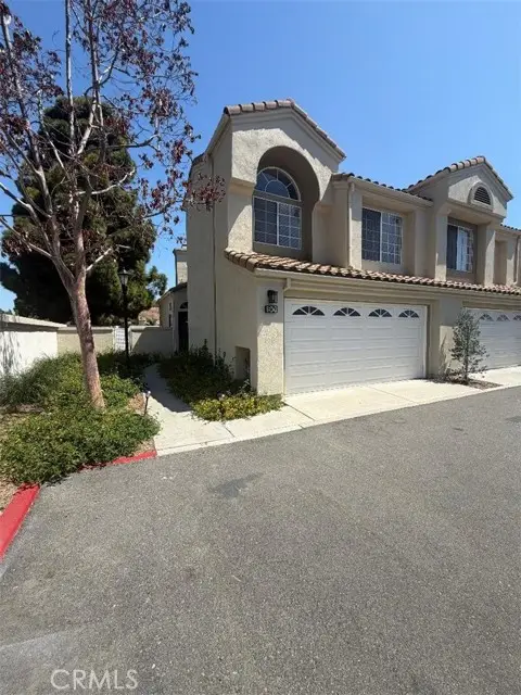 80 Almador, Irvine, CA 92614