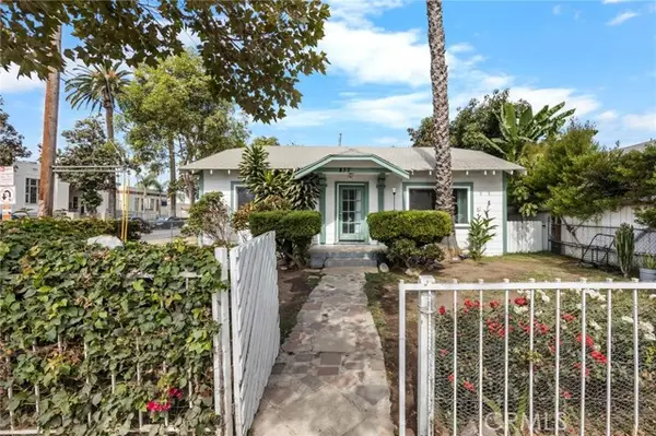 836 South Sycamore Street, Santa Ana, CA 92701