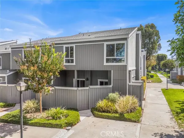 2710 Segerstrom Avenue  #F, Santa Ana, CA 92704
