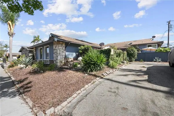 735 18th, Costa Mesa, CA 92627