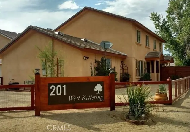 201 Kettering, Lancaster, CA 93534 - #2