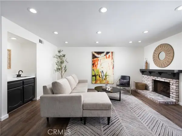 212 Mayfair, Costa Mesa, CA 92627