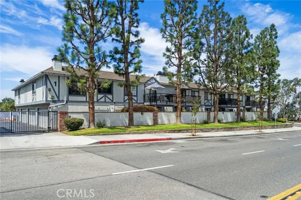 2599 Walnut Avenue  #209, Signal Hill, CA 90755