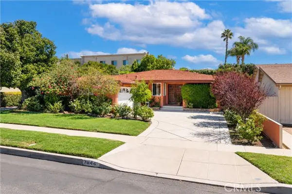 7044 Mammoth Avenue, Van Nuys, CA 91405