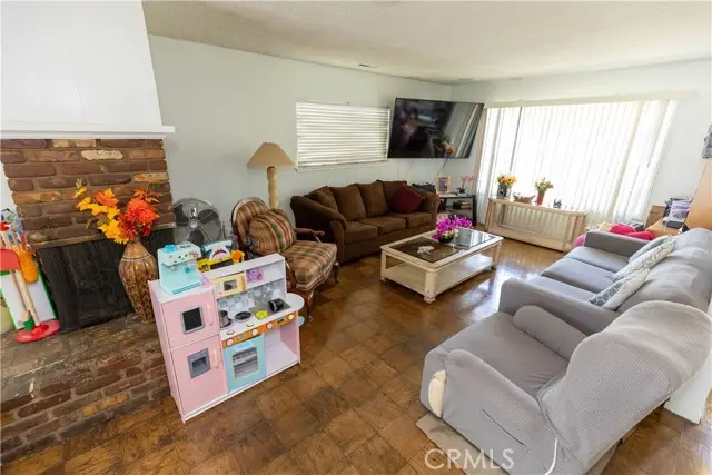 19320 Parthenia Street, Northridge, CA 91324 - #3