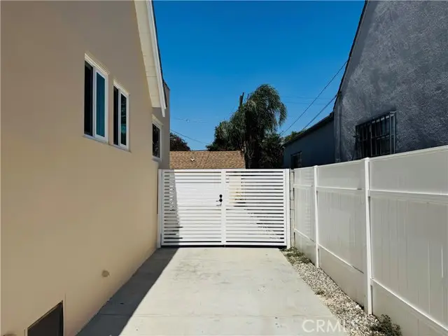 2053 75th Street, Los Angeles, CA 90047 - #2