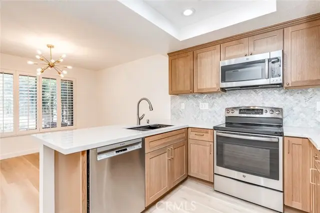 933 Creekside, Fullerton, CA 92833 - #1