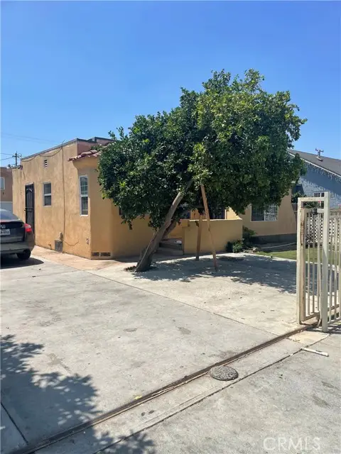 3226 Palm Avenue, Lynwood, CA 90262 - #3