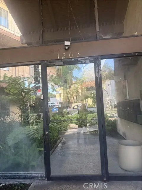 1203 SAN ANTONIO Drive  #201, Long Beach, CA 90807