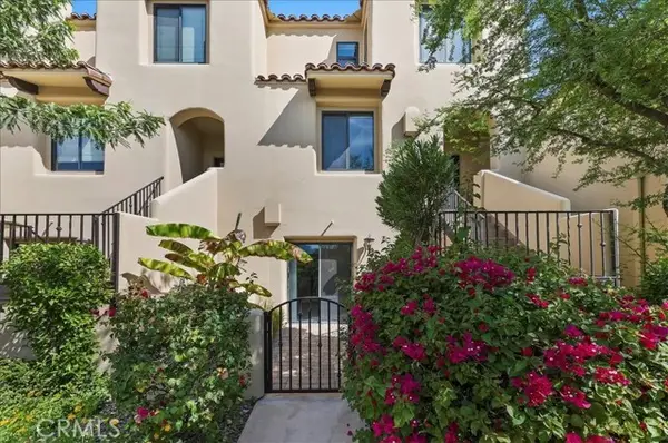 1045 Villorrio, Palm Springs, CA 92262