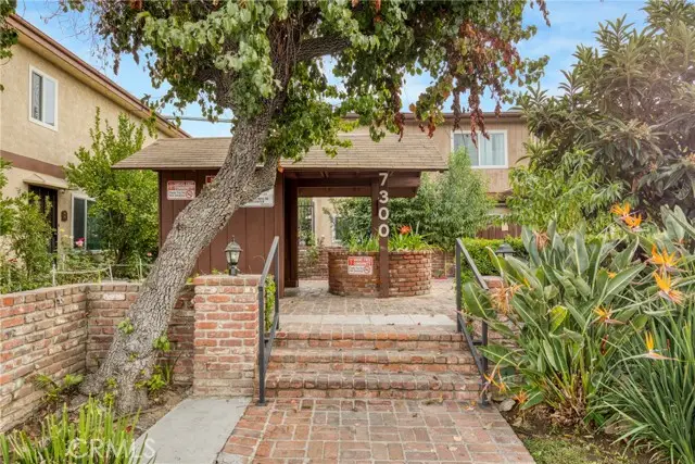7300 Lennox  #J5, Van Nuys, CA 91405 - #1
