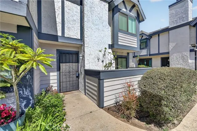 19231 Sherman  #27, Reseda, CA 91335 - #3