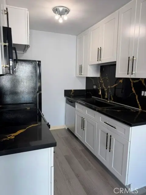 375 Atlantic  #407, Long Beach, CA 90802 - #2