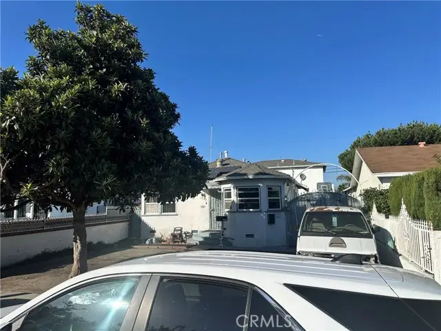 5607 Smiley Dr, Los Angeles, CA 90016 - Image #2