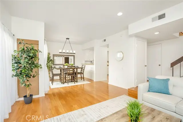 1655 Greenfield Avenue  #14, Los Angeles, CA 90025 - Image #2