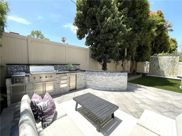 533 Daniel Freeman Circle, Inglewood, CA 90301