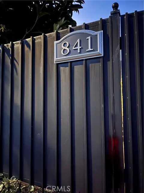 841 58th, Los Angeles, CA 90037