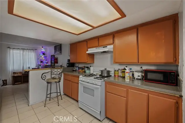 715 N Street, Bakersfield, CA 93304 - #3