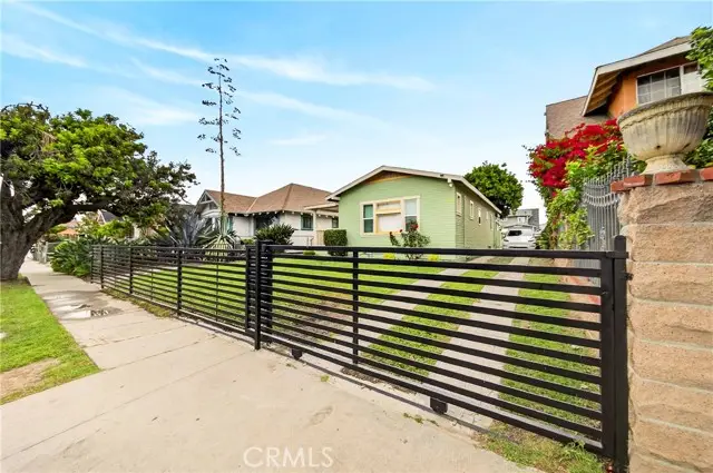 917 50th Place, Los Angeles, CA 90037 - #2