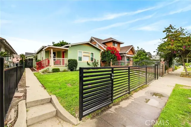 917 50th Place, Los Angeles, CA 90037 - #3
