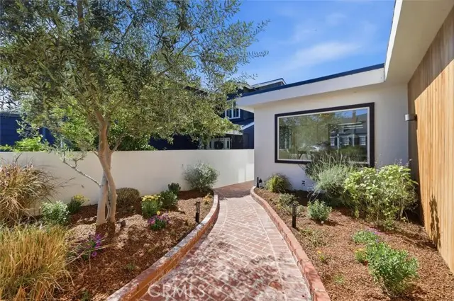 3521 Pine Avenue, Manhattan Beach, CA 90266 - #2