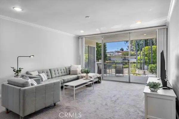 289 Barrington Avenue  #A203, Los Angeles, CA 90049