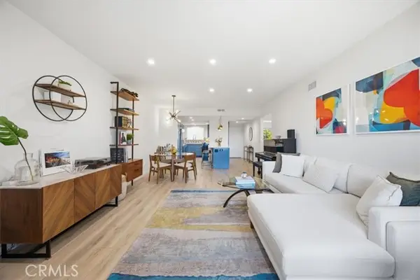 215 Palm Avenue  #301, El Segundo, CA 90245