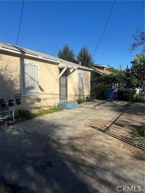 1321 108th, Los Angeles, CA 90059