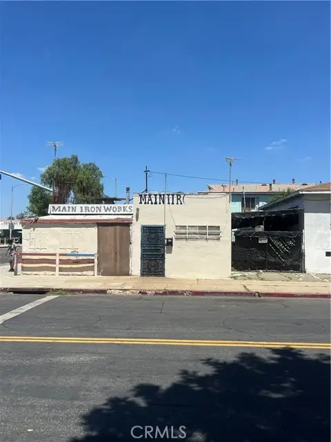 107 67th, Los Angeles, CA 90003