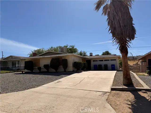 14414 Hesperia, Victorville, CA 92395 - #1