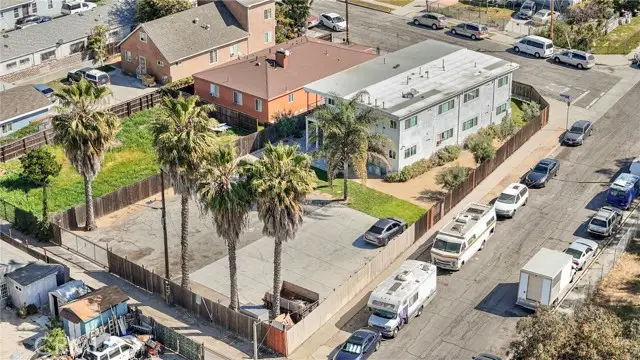 11513 Berendo, Los Angeles, CA 90044 - #3
