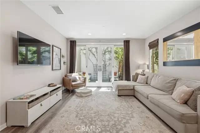 5573 Palm Drive, Hawthorne, CA 90250 - #2