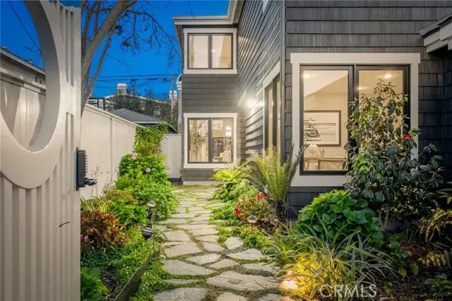 1704 Poinsettia, Manhattan Beach, CA 90266 - #3