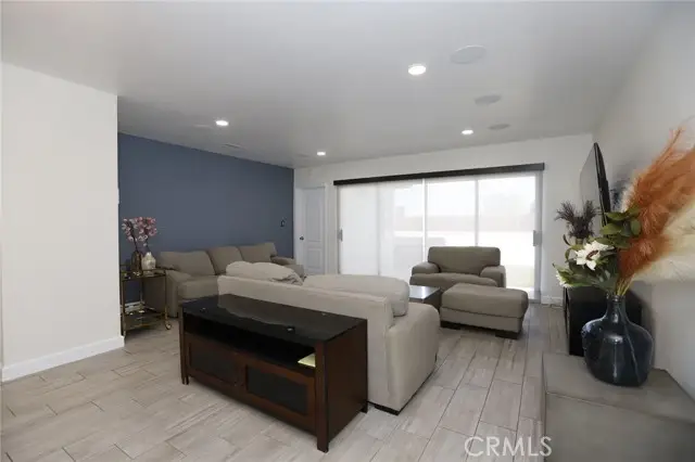 11925 Daleside Avenue, Hawthorne, CA 90250 - #3