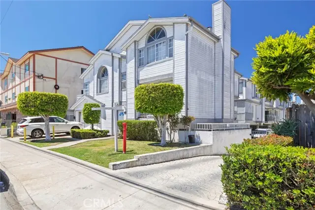 13729 Doty, Hawthorne, CA 90250 - #2