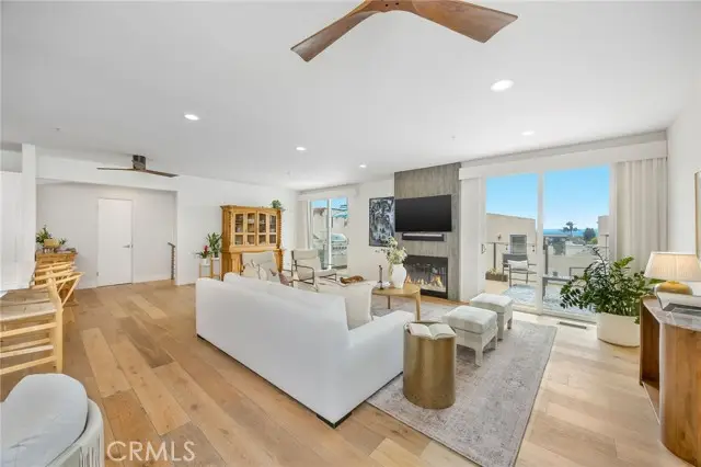 647 2nd Street, Hermosa Beach, CA 90254 - #1