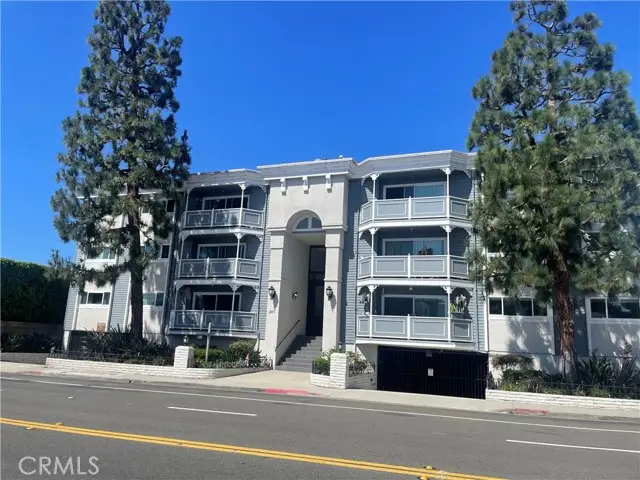 2411 Prospect Ave  #102, Hermosa Beach, CA 90254 - #2