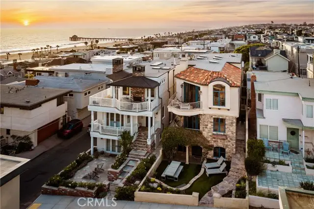 221 3rd, Manhattan Beach, CA 90266 - #1