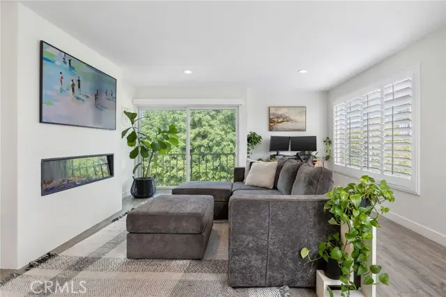 100 Loma Avenue  #404, Long Beach, CA 90803 - #2