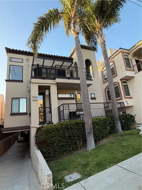 703 11th Street, Hermosa Beach, CA 90254