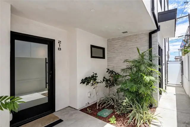 218 14th Street, Manhattan Beach, CA 90266 - #2
