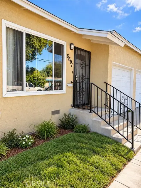 190 67th Street, Long Beach, CA 90805