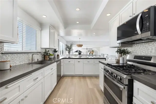 1245 8th Street, Hermosa Beach, CA 90254 - #3