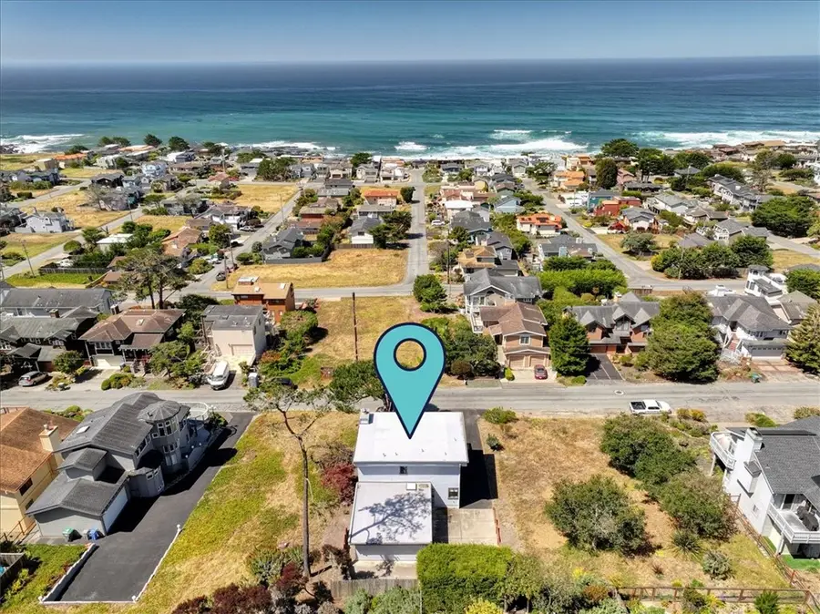 2098 Oxford Avenue, Cambria, CA 93428 - #2