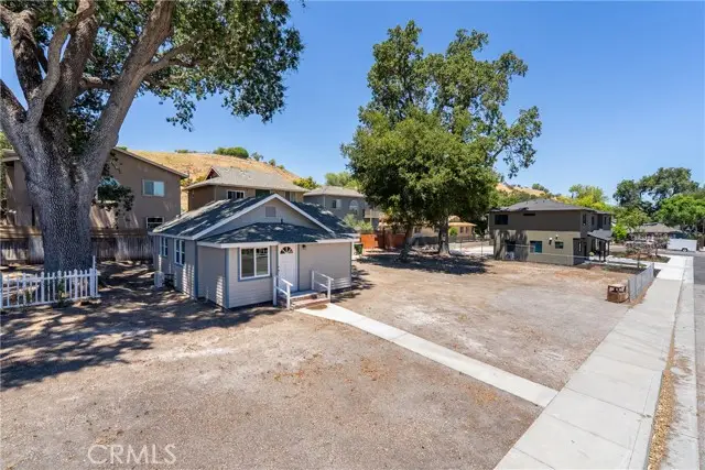 2925 Oak, Paso Robles, CA 93446 - #1