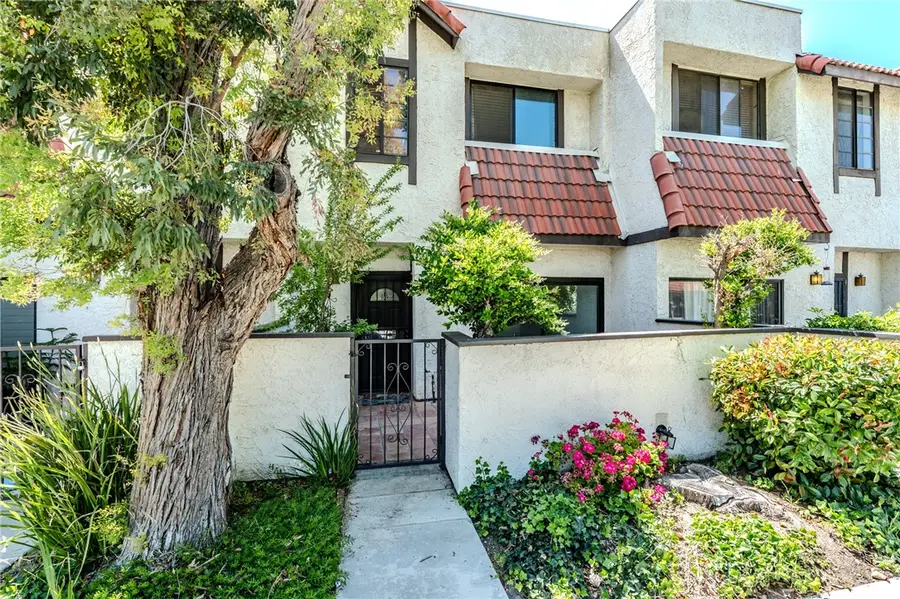 27666 Nugget Drive  #3, Canyon Country, CA 91387 - #2