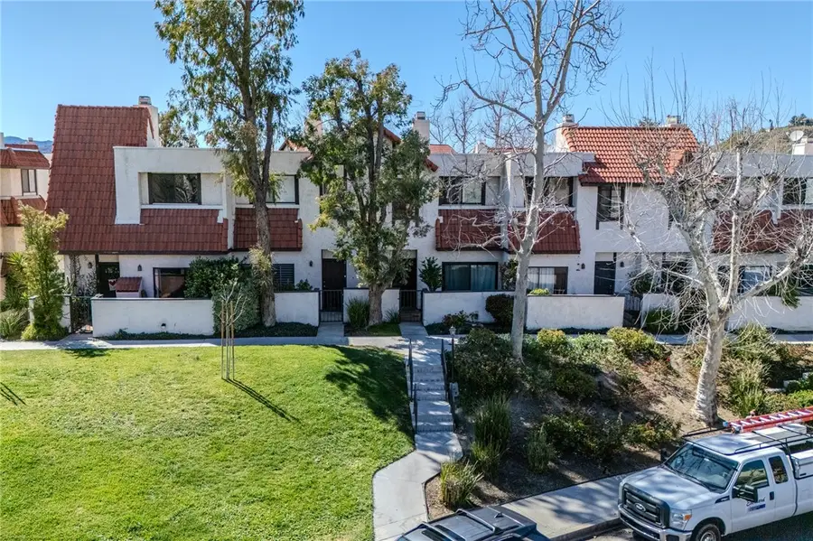 27666 Nugget Drive  #3, Canyon Country, CA 91387 - #3